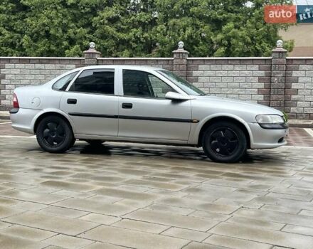 Серый Опель Вектра, объемом двигателя 1.8 л и пробегом 300 тыс. км за 1200 $, фото 7 на Automoto.ua