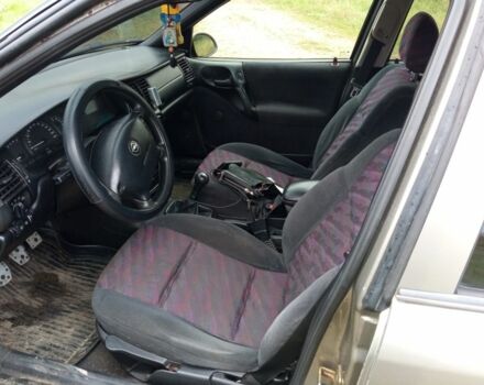 Опель Вектра 1996 в Надворной на Automoto.ua Серый Опель Вектра, объемом двигателя 1.6 л и пробегом 392 тыс. км за 1730 $, фото 5 на Automoto.ua