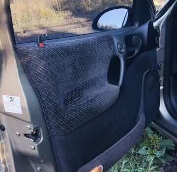 Серый Опель Вектра, объемом двигателя 2 л и пробегом 300 тыс. км за 2000 $, фото 4 на Automoto.ua