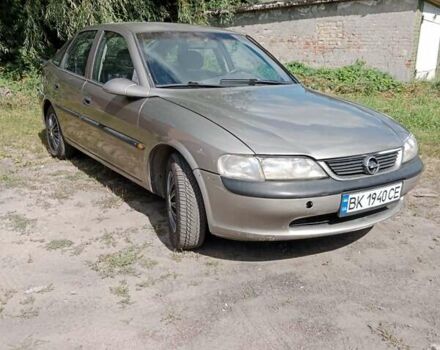 Серый Опель Вектра, объемом двигателя 1.69 л и пробегом 281 тыс. км за 1750 $, фото 7 на Automoto.ua