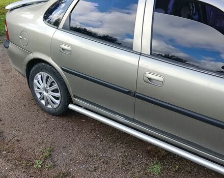 Серый Опель Вектра, объемом двигателя 1.8 л и пробегом 1 тыс. км за 2000 $, фото 5 на Automoto.ua