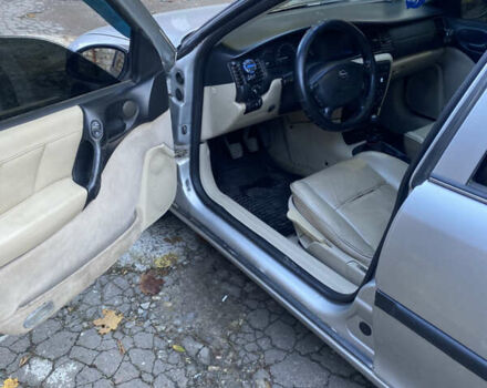 Серый Опель Вектра, объемом двигателя 1.6 л и пробегом 400 тыс. км за 1650 $, фото 6 на Automoto.ua