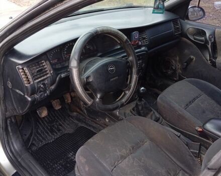 Серый Опель Вектра, объемом двигателя 1.6 л и пробегом 400 тыс. км за 900 $, фото 5 на Automoto.ua