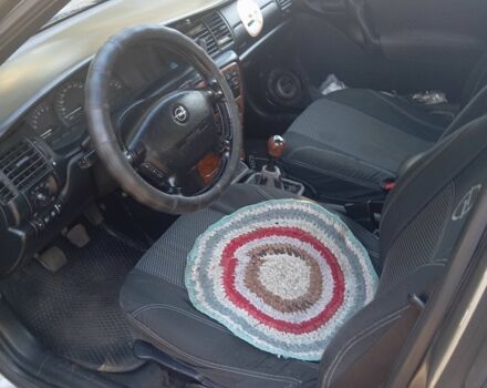 Сірий Опель Вектра, об'ємом двигуна 1.8 л та пробігом 270 тис. км за 1309 $, фото 3 на Automoto.ua