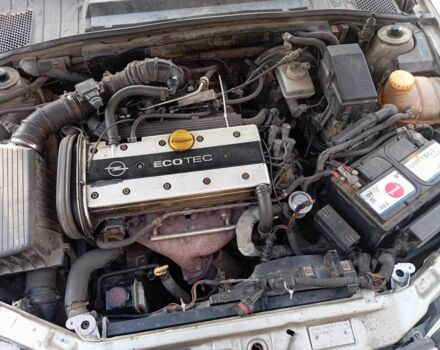 Сірий Опель Вектра, об'ємом двигуна 1.8 л та пробігом 270 тис. км за 1309 $, фото 5 на Automoto.ua