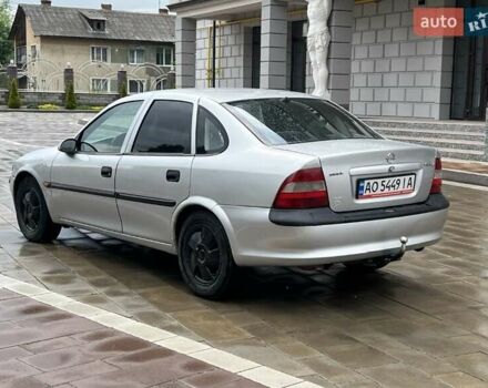 Серый Опель Вектра, объемом двигателя 1.8 л и пробегом 300 тыс. км за 1200 $, фото 3 на Automoto.ua