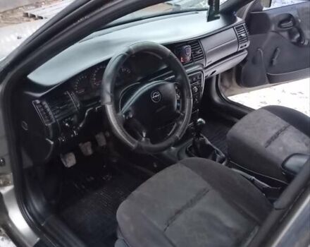 Сірий Опель Вектра, об'ємом двигуна 1.6 л та пробігом 300 тис. км за 900 $, фото 7 на Automoto.ua