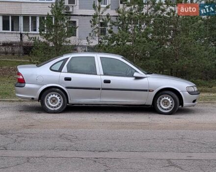 Серый Опель Вектра, объемом двигателя 1.8 л и пробегом 234 тыс. км за 1999 $, фото 9 на Automoto.ua