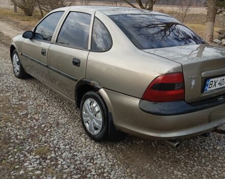 Серый Опель Вектра, объемом двигателя 1.6 л и пробегом 400 тыс. км за 900 $, фото 3 на Automoto.ua