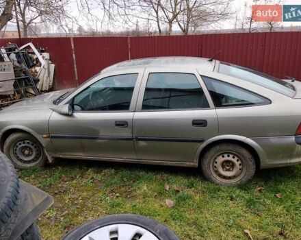 Серый Опель Вектра, объемом двигателя 1.8 л и пробегом 300 тыс. км за 650 $, фото 1 на Automoto.ua