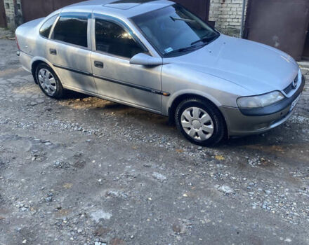 Серый Опель Вектра, объемом двигателя 1.6 л и пробегом 400 тыс. км за 1650 $, фото 5 на Automoto.ua