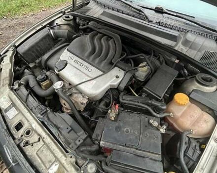 Серый Опель Вектра, объемом двигателя 1.6 л и пробегом 340 тыс. км за 1900 $, фото 8 на Automoto.ua