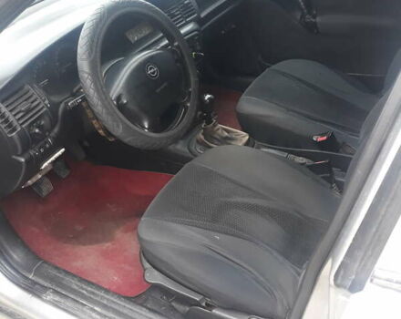 Опель Вектра 1996 в Кременце на Automoto.ua Серый Опель Вектра, объемом двигателя 1.7 л и пробегом 280 тыс. км за 2000 $, фото 5 на Automoto.ua
