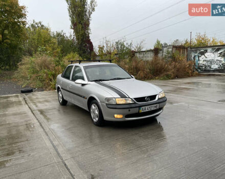 Сірий Опель Вектра, об'ємом двигуна 1.8 л та пробігом 200 тис. км за 1999 $, фото 7 на Automoto.ua