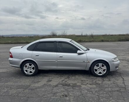 Сірий Опель Вектра, об'ємом двигуна 2 л та пробігом 319 тис. км за 1750 $, фото 3 на Automoto.ua