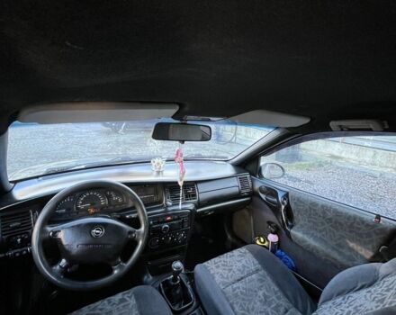 Серый Опель Вектра, объемом двигателя 1.8 л и пробегом 520 тыс. км за 2000 $, фото 7 на Automoto.ua