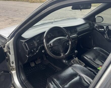 Сірий Опель Вектра, об'ємом двигуна 2 л та пробігом 319 тис. км за 1750 $, фото 10 на Automoto.ua