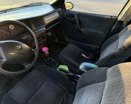 Сірий Опель Вектра, об'ємом двигуна 2 л та пробігом 270 тис. км за 1999 $, фото 6 на Automoto.ua