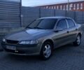 Серый Опель Вектра, объемом двигателя 1.8 л и пробегом 520 тыс. км за 2000 $, фото 1 на Automoto.ua