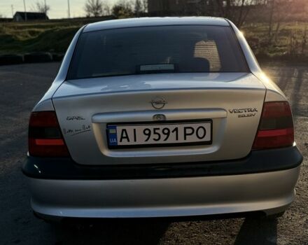Сірий Опель Вектра, об'ємом двигуна 2 л та пробігом 270 тис. км за 1999 $, фото 5 на Automoto.ua