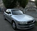 Сірий Опель Вектра, об'ємом двигуна 2 л та пробігом 270 тис. км за 1999 $, фото 1 на Automoto.ua