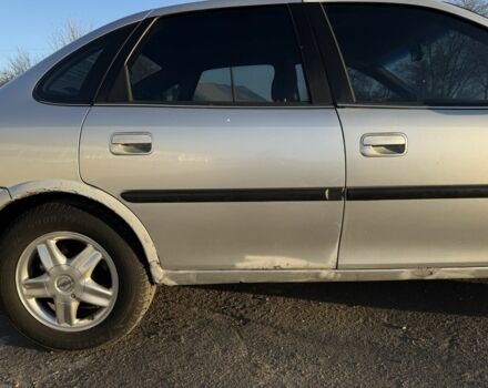 Сірий Опель Вектра, об'ємом двигуна 2 л та пробігом 270 тис. км за 1999 $, фото 3 на Automoto.ua