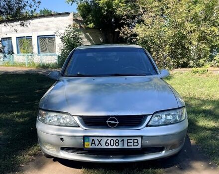 Опель Вектра 1997 в Первомайском на Automoto.ua Серый Опель Вектра, объемом двигателя 2 л и пробегом 200 тыс. км за 2299 $, фото 1 на Automoto.ua