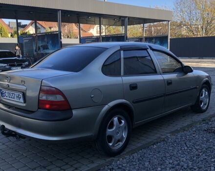 Серый Опель Вектра, объемом двигателя 1.8 л и пробегом 520 тыс. км за 2000 $, фото 4 на Automoto.ua