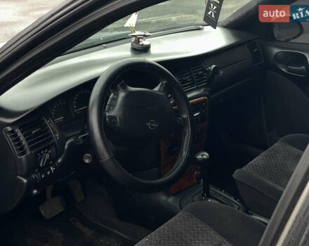 Серый Опель Вектра, объемом двигателя 2 л и пробегом 333 тыс. км за 2400 $, фото 5 на Automoto.ua