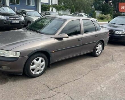 Серый Опель Вектра, объемом двигателя 1.6 л и пробегом 350 тыс. км за 2429 $, фото 1 на Automoto.ua