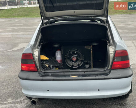 Серый Опель Вектра, объемом двигателя 2 л и пробегом 333 тыс. км за 2400 $, фото 8 на Automoto.ua