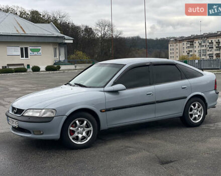 Серый Опель Вектра, объемом двигателя 2 л и пробегом 333 тыс. км за 2400 $, фото 1 на Automoto.ua