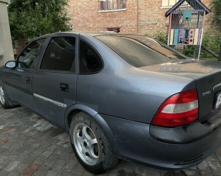 Серый Опель Вектра, объемом двигателя 1.6 л и пробегом 330 тыс. км за 2000 $, фото 5 на Automoto.ua