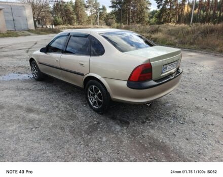 Сірий Опель Вектра, об'ємом двигуна 2 л та пробігом 345 тис. км за 2000 $, фото 5 на Automoto.ua