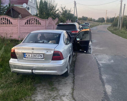 Серый Опель Вектра, объемом двигателя 2 л и пробегом 200 тыс. км за 1600 $, фото 3 на Automoto.ua