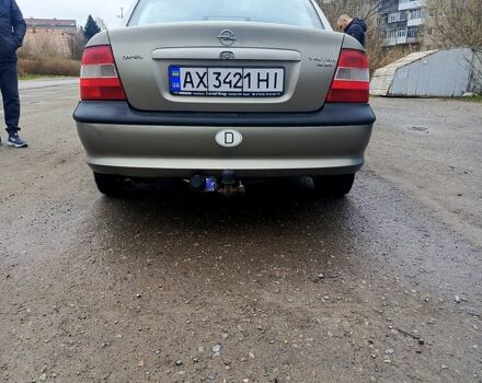 Сірий Опель Вектра, об'ємом двигуна 1.8 л та пробігом 250 тис. км за 2500 $, фото 6 на Automoto.ua
