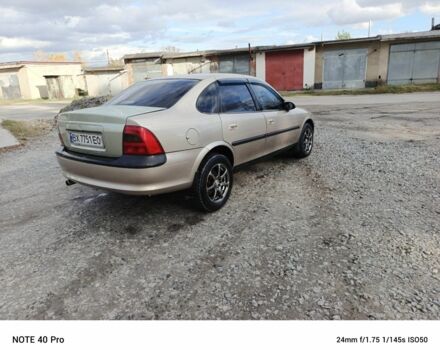 Сірий Опель Вектра, об'ємом двигуна 2 л та пробігом 345 тис. км за 2000 $, фото 4 на Automoto.ua