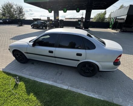 Серый Опель Вектра, объемом двигателя 1.8 л и пробегом 500 тыс. км за 2500 $, фото 2 на Automoto.ua