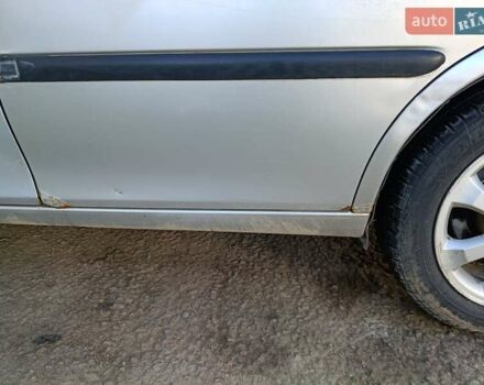 Сірий Опель Вектра, об'ємом двигуна 1.6 л та пробігом 350 тис. км за 1700 $, фото 9 на Automoto.ua