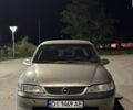 Сірий Опель Вектра, об'ємом двигуна 1.6 л та пробігом 350 тис. км за 1806 $, фото 1 на Automoto.ua