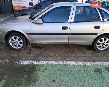 Сірий Опель Вектра, об'ємом двигуна 1.6 л та пробігом 350 тис. км за 1700 $, фото 2 на Automoto.ua