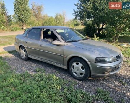 Серый Опель Вектра, объемом двигателя 1.8 л и пробегом 340 тыс. км за 2500 $, фото 2 на Automoto.ua