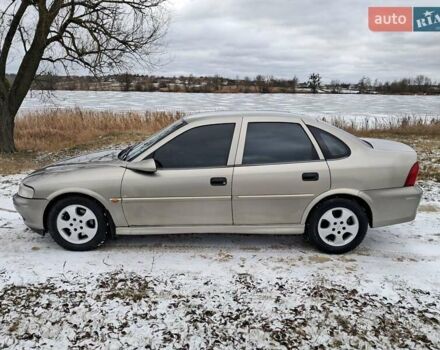 Сірий Опель Вектра, об'ємом двигуна 1.6 л та пробігом 275 тис. км за 2500 $, фото 5 на Automoto.ua