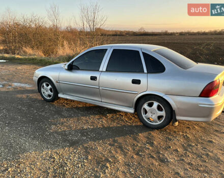 Сірий Опель Вектра, об'ємом двигуна 1.8 л та пробігом 357 тис. км за 2300 $, фото 7 на Automoto.ua