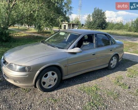 Серый Опель Вектра, объемом двигателя 1.8 л и пробегом 340 тыс. км за 2500 $, фото 1 на Automoto.ua