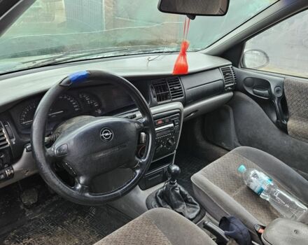 Сірий Опель Вектра, об'ємом двигуна 1.8 л та пробігом 221 тис. км за 999 $, фото 7 на Automoto.ua