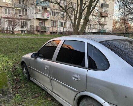 Сірий Опель Вектра, об'ємом двигуна 1.6 л та пробігом 300 тис. км за 1400 $, фото 4 на Automoto.ua