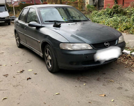 Серый Опель Вектра, объемом двигателя 2 л и пробегом 380 тыс. км за 2000 $, фото 1 на Automoto.ua