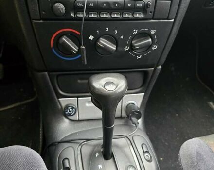 Сірий Опель Вектра, об'ємом двигуна 1.8 л та пробігом 271 тис. км за 2000 $, фото 6 на Automoto.ua