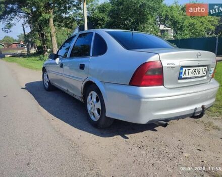 Серый Опель Вектра, объемом двигателя 1.6 л и пробегом 510 тыс. км за 2100 $, фото 2 на Automoto.ua